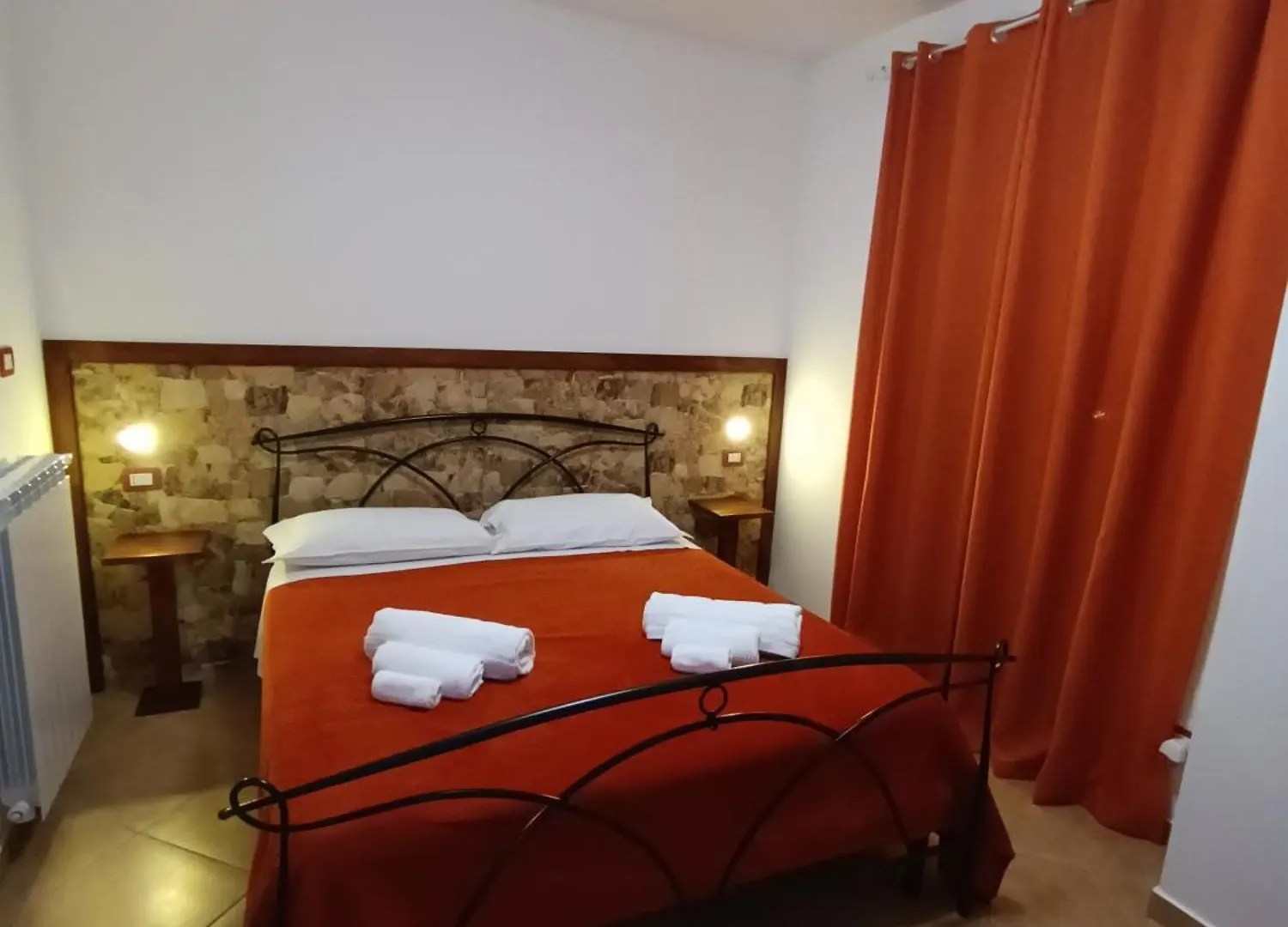 B&B Mamuthones Porto Torres Bed & Breakfast