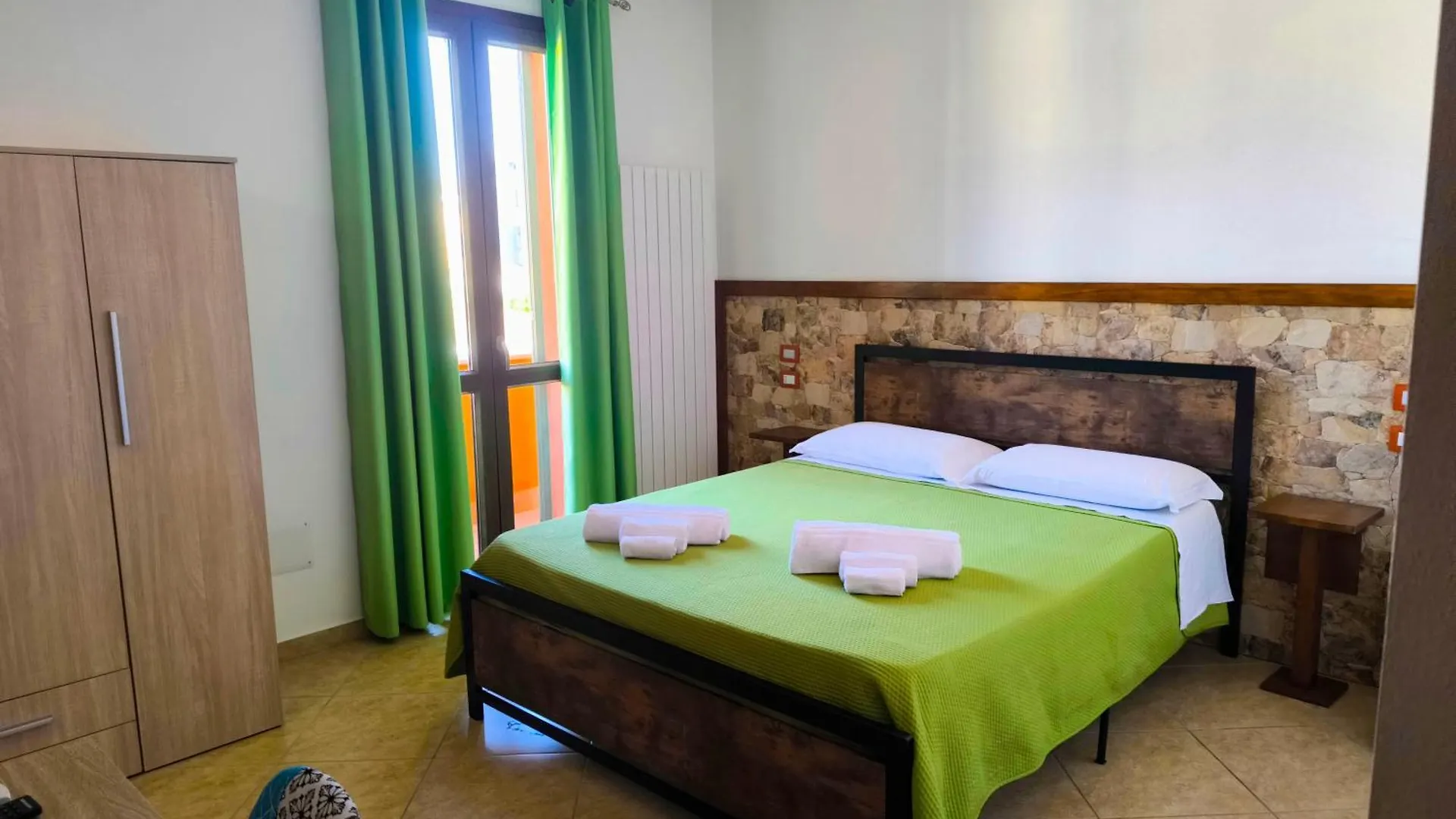 B&B Mamuthones Porto Torres Bed & Breakfast